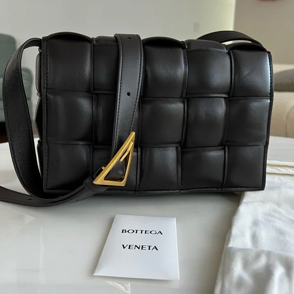 ★BOTTEGA VENETA★ Cassette Shoulder Bag Crossbody Fondante Bottega Veneta Medium Cassette Leather Crossbody Bag